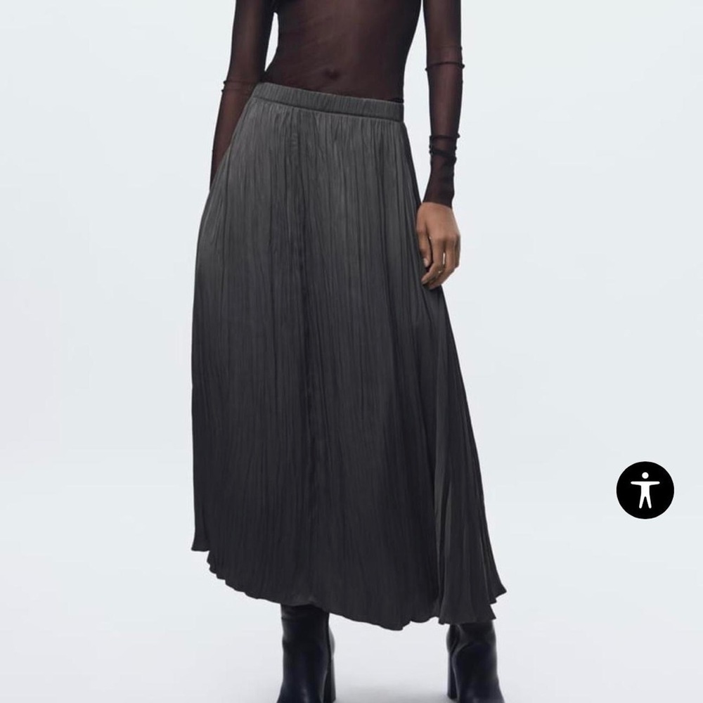 ZARA Gray Pleated Midi Skirt – Size XS